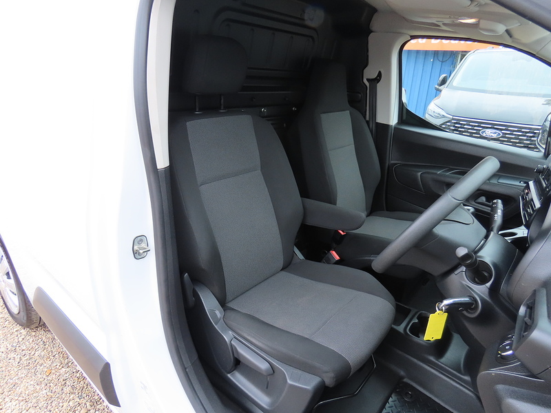 Vauxhall Combo 1.5 Turbo D 2000 Dynamic Panel Van 5dr Diesel Manual L1 H1 Euro 6 (100 ps) - U4671