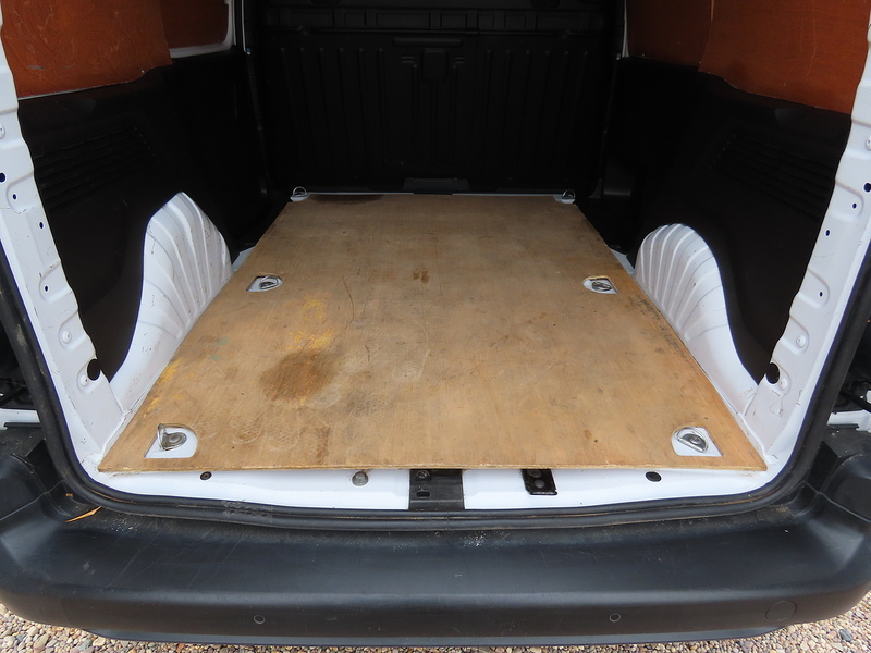 Vauxhall Combo 1.5 Turbo D 2000 Dynamic Panel Van 5dr Diesel Manual L1 H1 Euro 6 (100 ps) - U4671