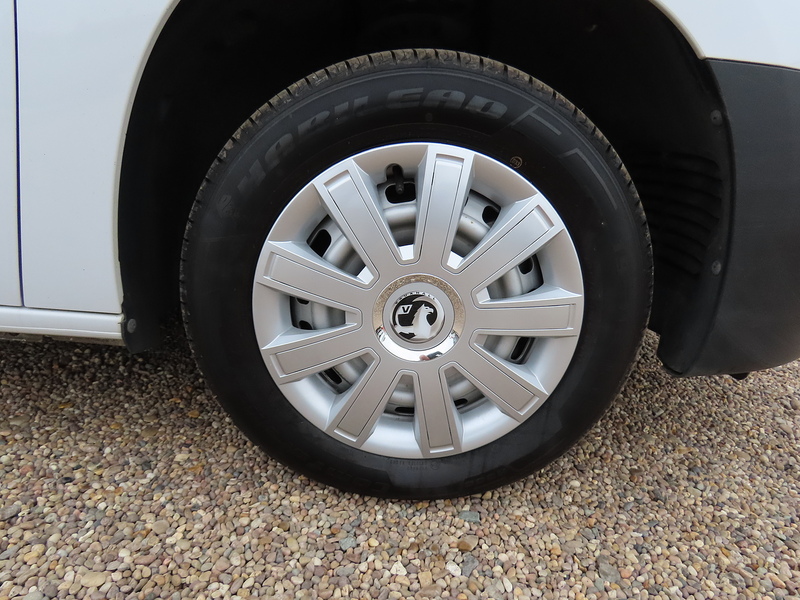 Vauxhall Combo 1.5 Turbo D 2000 Dynamic Panel Van 5dr Diesel Manual L1 H1 Euro 6 (100 ps) - U4671