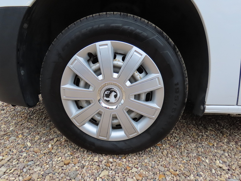 Vauxhall Combo 1.5 Turbo D 2000 Dynamic Panel Van 5dr Diesel Manual L1 H1 Euro 6 (100 ps) - U4671