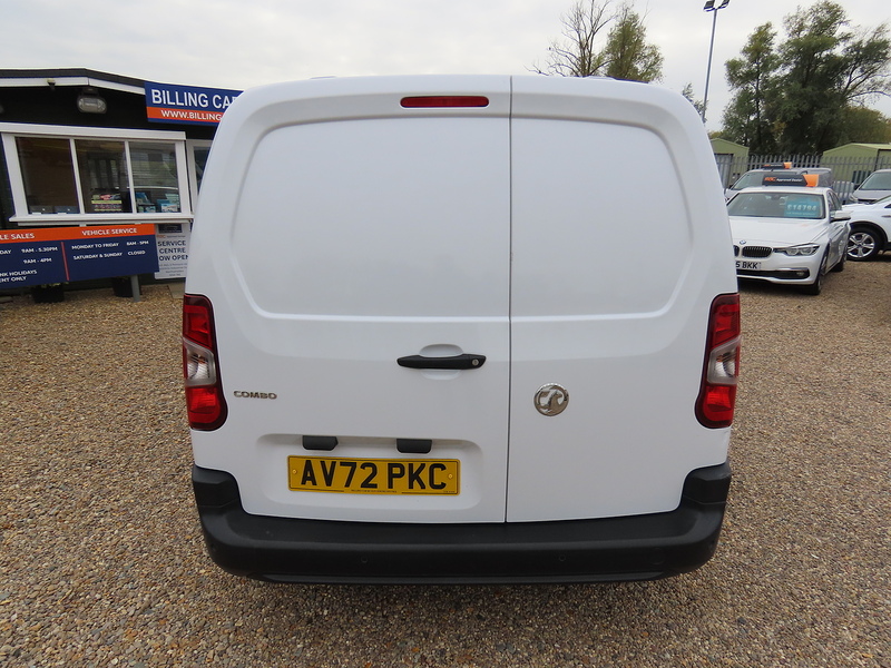 Vauxhall Combo 1.5 Turbo D 2000 Dynamic Panel Van 5dr Diesel Manual L1 H1 Euro 6 (100 ps) - U4671