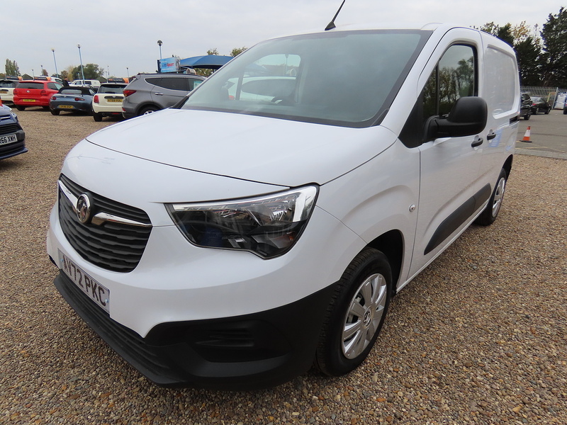 Vauxhall Combo 1.5 Turbo D 2000 Dynamic Panel Van 5dr Diesel Manual L1 H1 Euro 6 (100 ps) - U4671