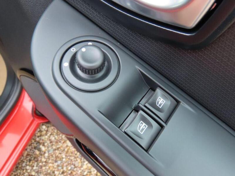 Renault Clio 1.2 16V Dynamique Nav 5dr - U4679