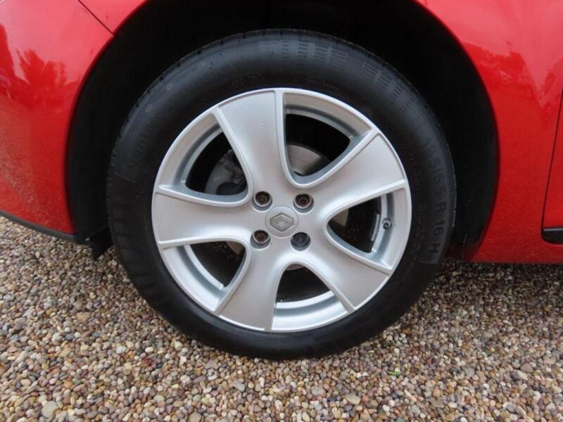 Renault Clio 1.2 16V Dynamique Nav 5dr - U4679