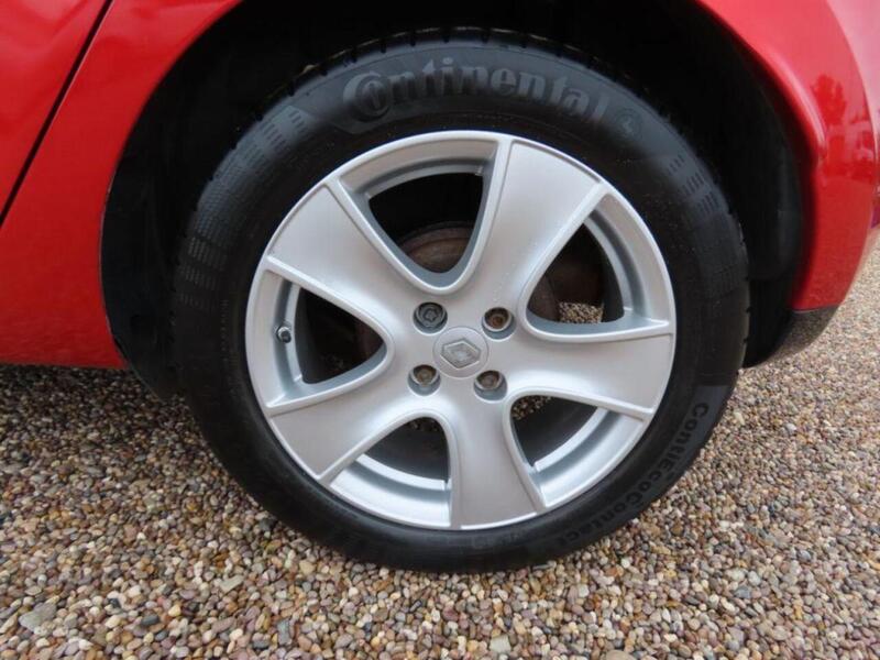 Renault Clio 1.2 16V Dynamique Nav 5dr - U4679