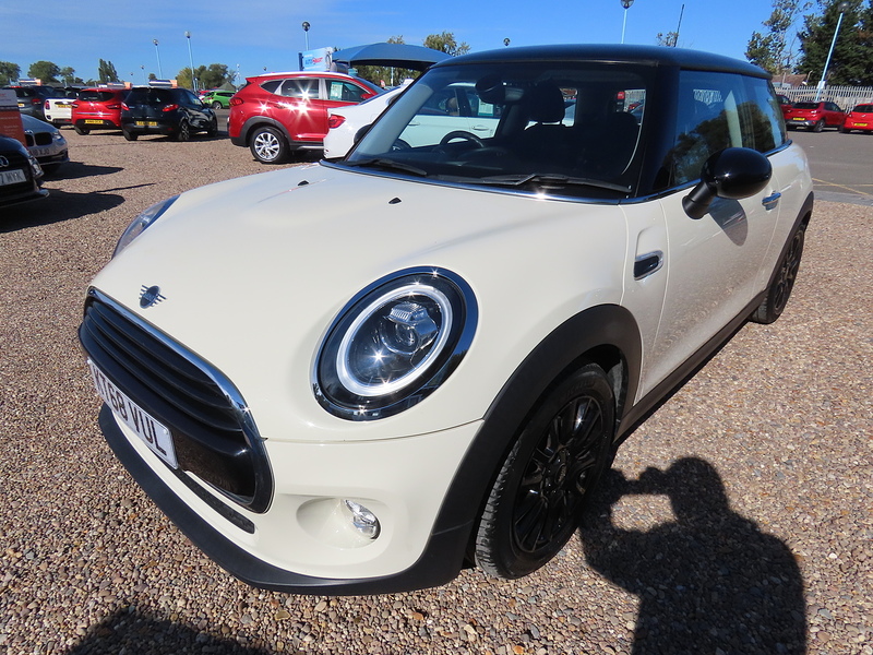 Mini Hatchback 1.5 Cooper Classic II 3dr - U4716