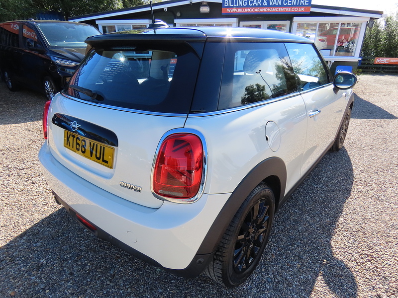 Mini Hatchback 1.5 Cooper Classic II 3dr - U4716