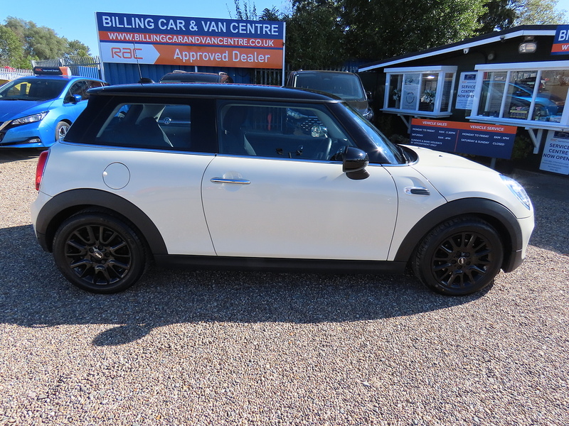 Mini Hatchback 1.5 Cooper Classic II 3dr - U4716