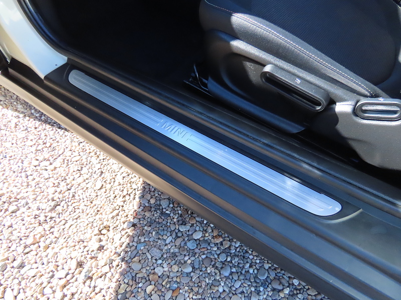 Mini Hatchback 1.5 Cooper Classic II 3dr - U4716