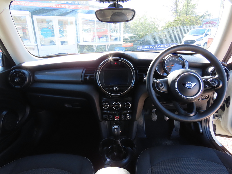 Mini Hatchback 1.5 Cooper Classic II 3dr - U4716