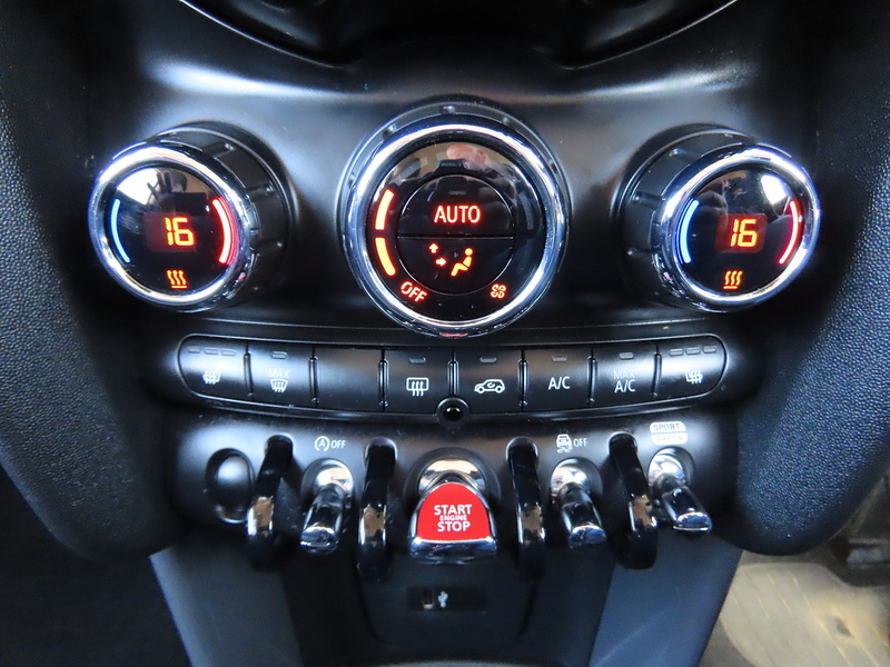 Mini Hatchback 1.5 Cooper Classic II 3dr - U4716