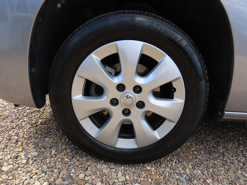 Vauxhall Combo 1.5 Turbo D 2000 Griffin Panel Van 4dr Diesel Manual L1 H1 Euro 6 (100 ps) - U4717