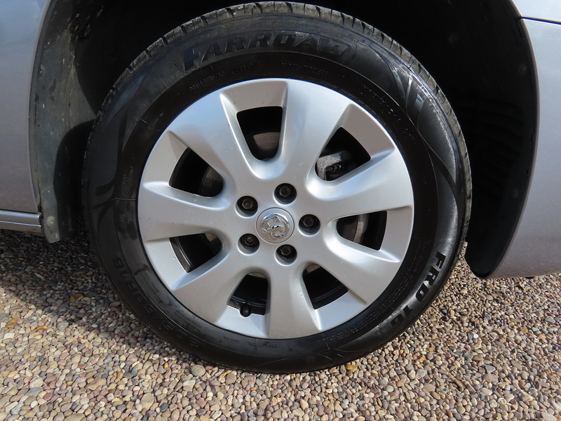 Vauxhall Combo 1.5 Turbo D 2000 Griffin Panel Van 4dr Diesel Manual L1 H1 Euro 6 (100 ps) - U4717