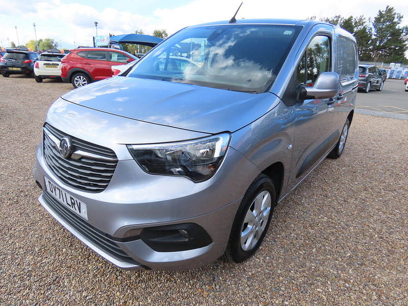 Vauxhall Combo 1.5 Turbo D 2000 Griffin Panel Van 4dr Diesel Manual L1 H1 Euro 6 (100 ps) - U4717