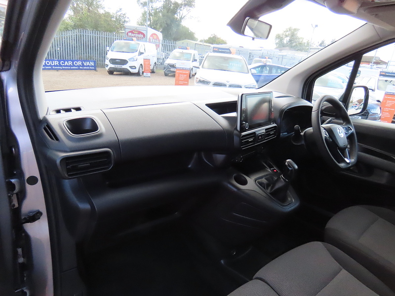 Vauxhall Combo 1.5 Turbo D 2000 Griffin Panel Van 4dr Diesel Manual L1 H1 Euro 6 (100 ps) - U4717