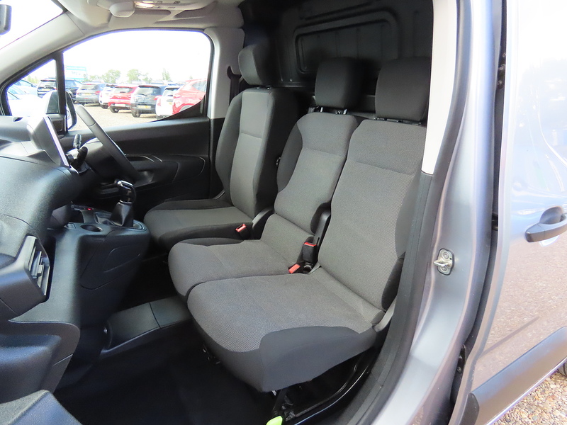 Vauxhall Combo 1.5 Turbo D 2000 Griffin Panel Van 4dr Diesel Manual L1 H1 Euro 6 (100 ps) - U4717