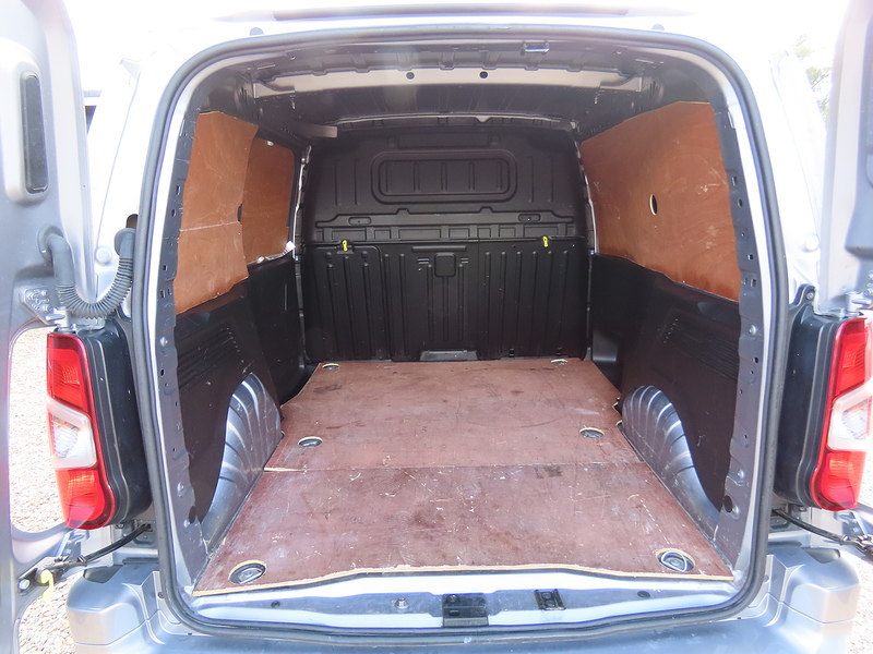 Vauxhall Combo 1.5 Turbo D 2000 Griffin Panel Van 4dr Diesel Manual L1 H1 Euro 6 (100 ps) - U4717