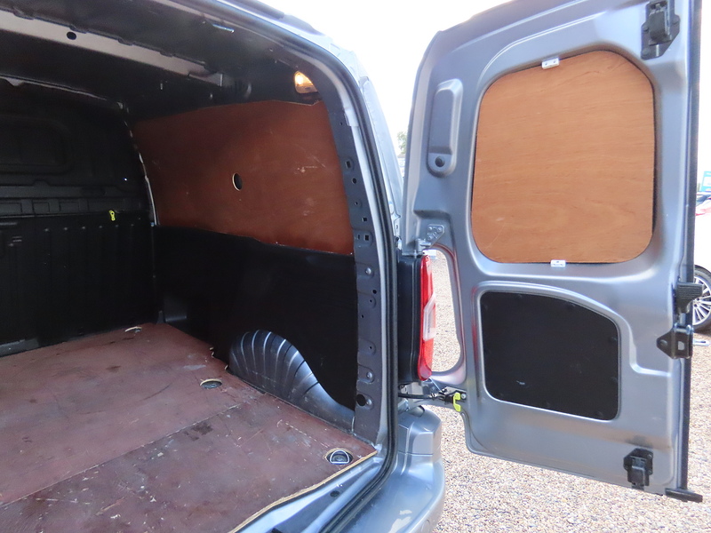 Vauxhall Combo 1.5 Turbo D 2000 Griffin Panel Van 4dr Diesel Manual L1 H1 Euro 6 (100 ps) - U4717