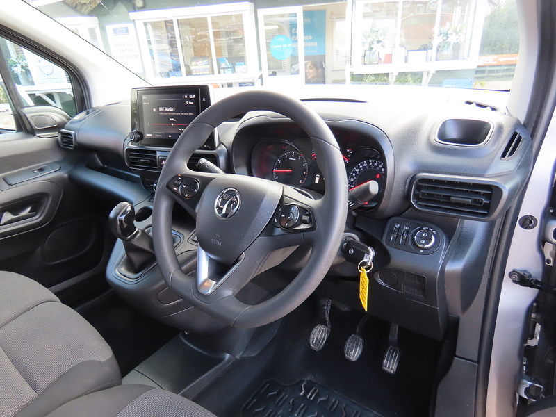 Vauxhall Combo 1.5 Turbo D 2000 Griffin Panel Van 4dr Diesel Manual L1 H1 Euro 6 (100 ps) - U4717