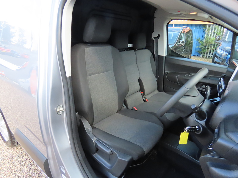 Vauxhall Combo 1.5 Turbo D 2000 Griffin Panel Van 4dr Diesel Manual L1 H1 Euro 6 (100 ps) - U4717