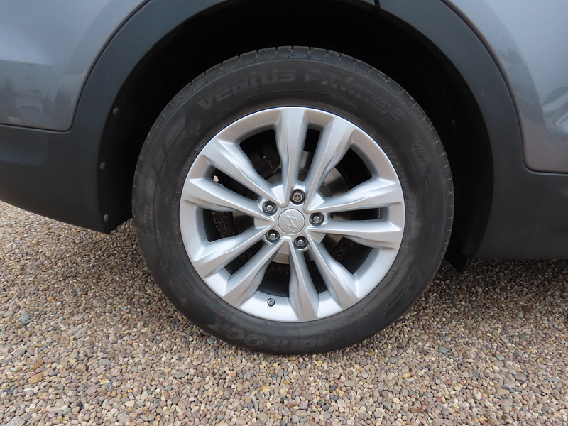 Hyundai Santa Fe 2.2 CRDi Blue Drive Premium 5dr Auto [5 Seats] - U4718