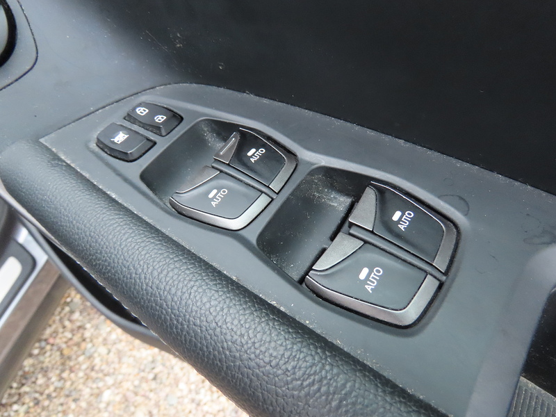 Hyundai Santa Fe 2.2 CRDi Blue Drive Premium 5dr Auto [5 Seats] - U4718