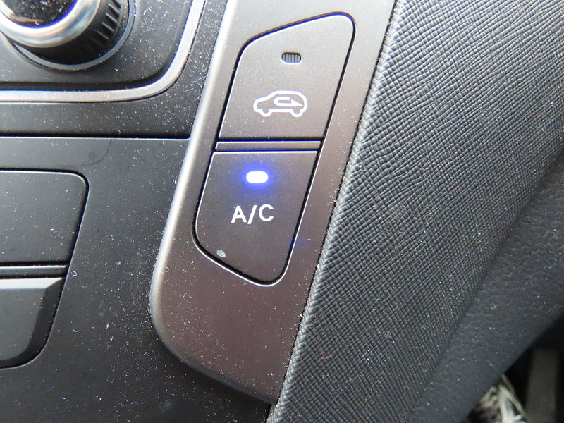 Hyundai Santa Fe 2.2 CRDi Blue Drive Premium 5dr Auto [5 Seats] - U4718