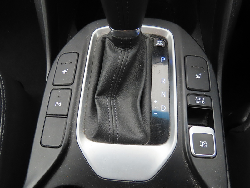 Hyundai Santa Fe 2.2 CRDi Blue Drive Premium 5dr Auto [5 Seats] - U4718