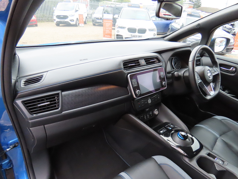 Nissan Leaf Tekna - U4720