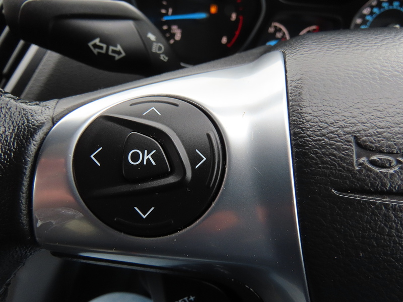 Ford Kuga 2.0 TDCi Zetec SUV 5dr Diesel Manual 2WD Euro 5 (140 ps) - U4732