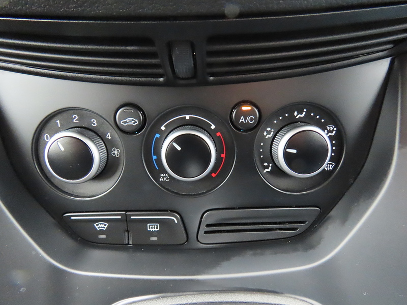 Ford Kuga 2.0 TDCi Zetec SUV 5dr Diesel Manual 2WD Euro 5 (140 ps) - U4732