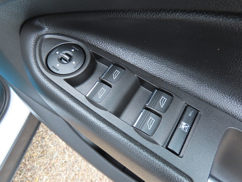 Ford Kuga 2.0 TDCi Zetec SUV 5dr Diesel Manual 2WD Euro 5 (140 ps) - U4732