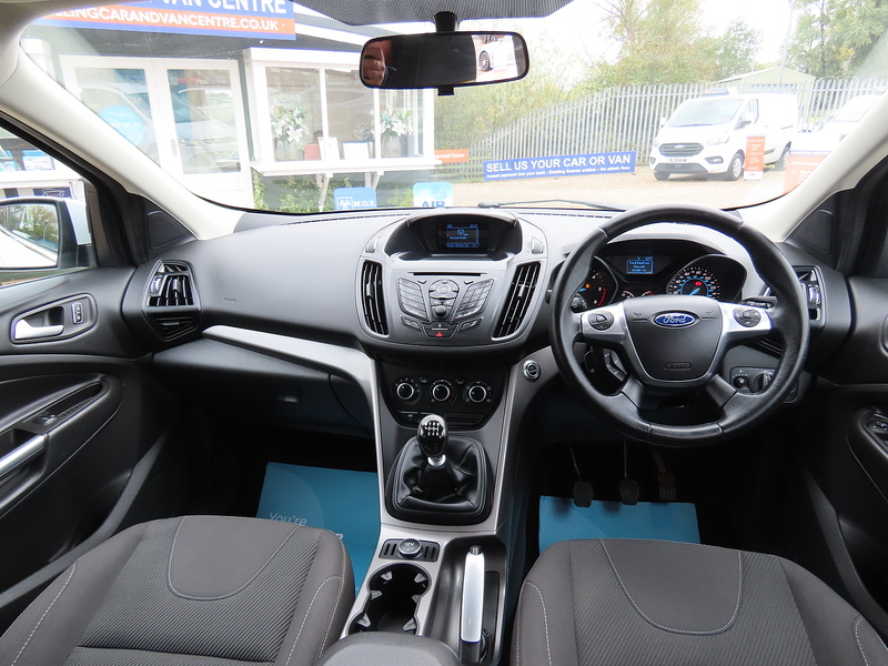 Ford Kuga 2.0 TDCi Zetec SUV 5dr Diesel Manual 2WD Euro 5 (140 ps) - U4732