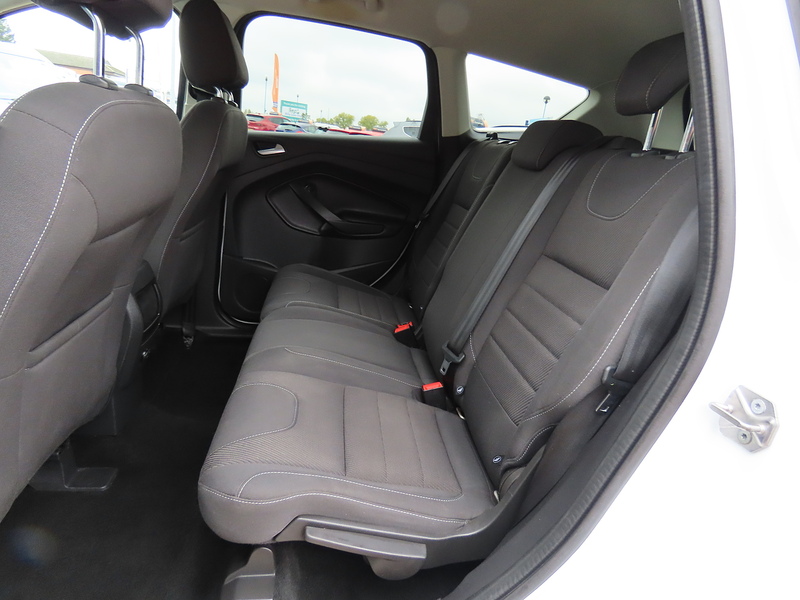 Ford Kuga 2.0 TDCi Zetec SUV 5dr Diesel Manual 2WD Euro 5 (140 ps) - U4732