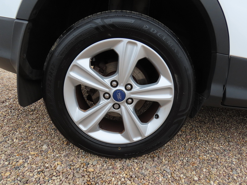 Ford Kuga 2.0 TDCi Zetec SUV 5dr Diesel Manual 2WD Euro 5 (140 ps) - U4732