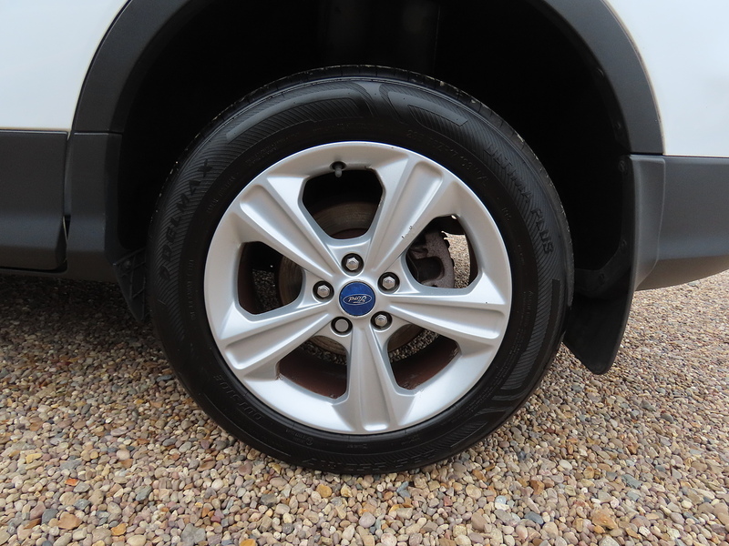 Ford Kuga 2.0 TDCi Zetec SUV 5dr Diesel Manual 2WD Euro 5 (140 ps) - U4732