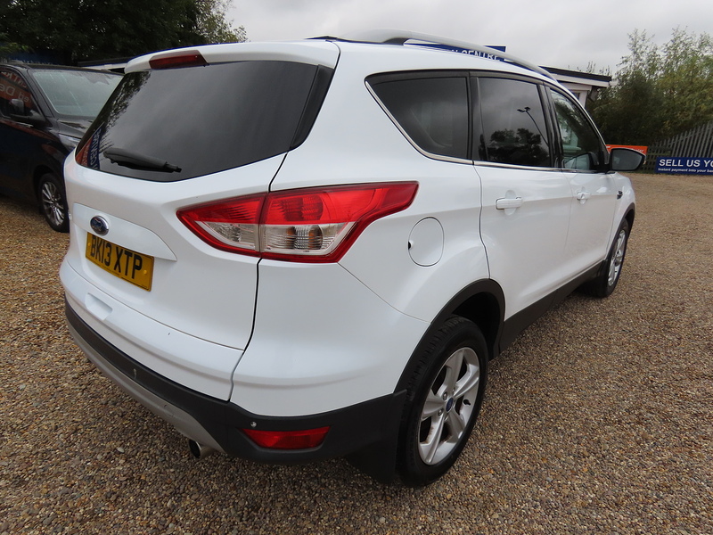 Ford Kuga 2.0 TDCi Zetec SUV 5dr Diesel Manual 2WD Euro 5 (140 ps) - U4732