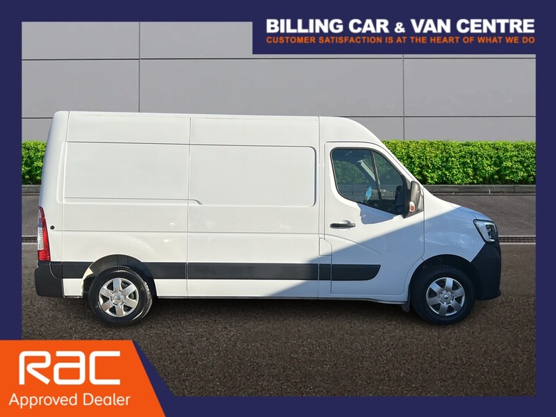 Renault Master 2.3 dCi 35 Business+ Panel Van 4dr Diesel Manual FWD MWB Medium Roof Euro 6 (135 ps) - U4735
