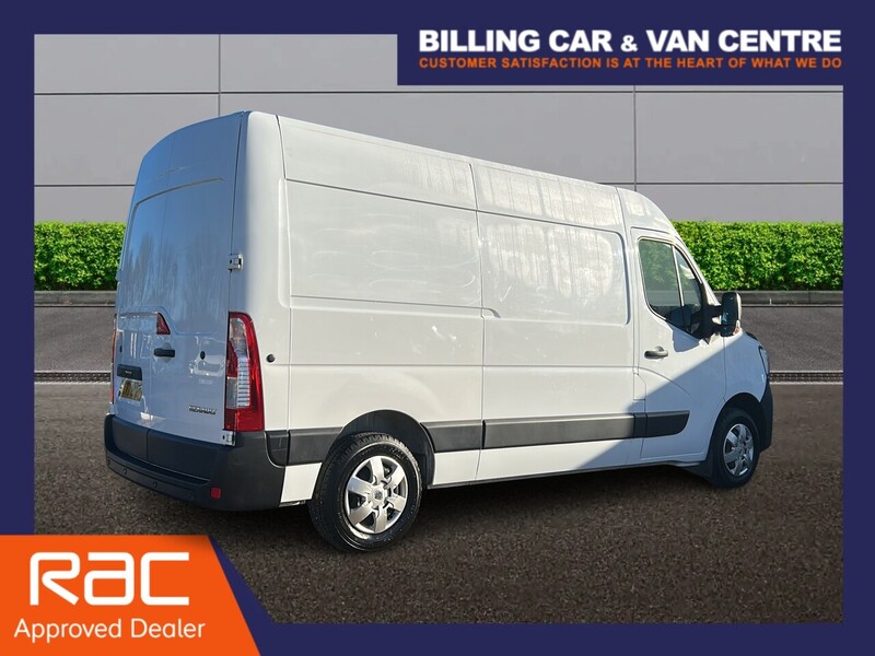 Renault Master 2.3 dCi 35 Business+ Panel Van 4dr Diesel Manual FWD MWB Medium Roof Euro 6 (135 ps) - U4735