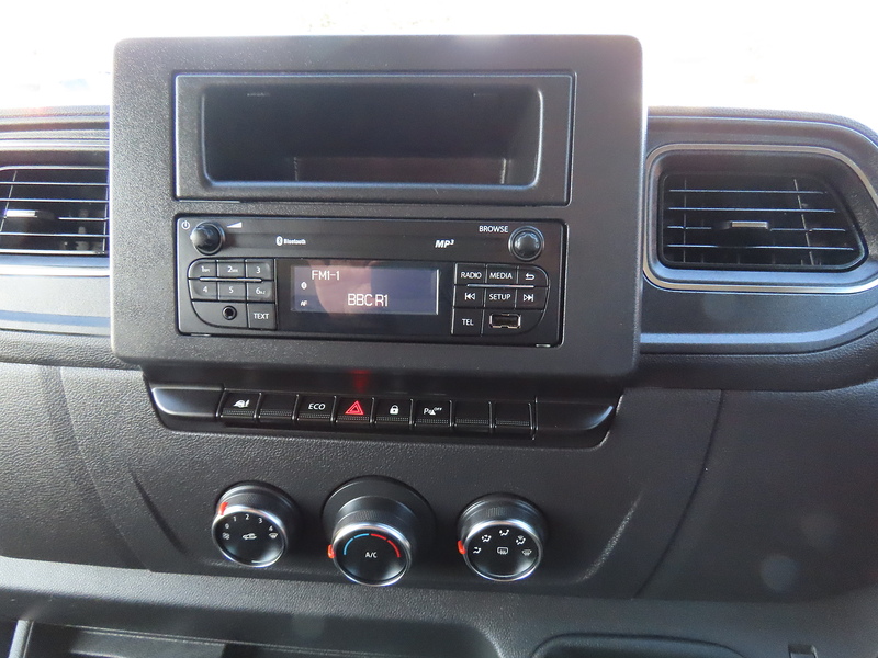 Renault Master 2.3 dCi 35 Business+ Panel Van 4dr Diesel Manual FWD MWB Medium Roof Euro 6 (135 ps) - U4735