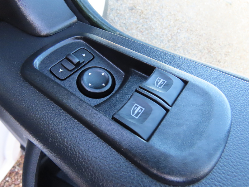 Renault Master 2.3 dCi 35 Business+ Panel Van 4dr Diesel Manual FWD MWB Medium Roof Euro 6 (135 ps) - U4735