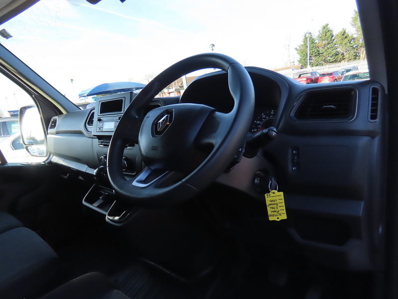 Renault Master 2.3 dCi 35 Business+ Panel Van 4dr Diesel Manual FWD MWB Medium Roof Euro 6 (135 ps) - U4735
