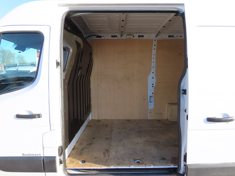 Renault Master 2.3 dCi 35 Business+ Panel Van 4dr Diesel Manual FWD MWB Medium Roof Euro 6 (135 ps) - U4735