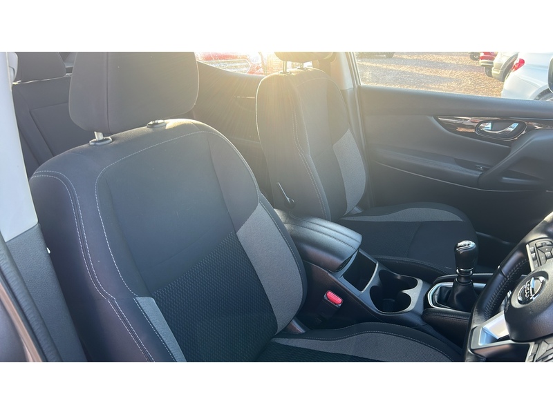 Nissan Qashqai 1.3 DIG-T Acenta Premium SUV 5dr Petrol Manual Euro 6 (s/s) (140 ps) - U4736