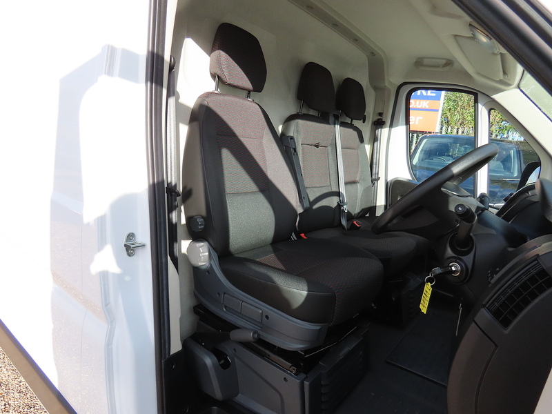 Citroen Relay 2.2 BlueHDi 35 Enterprise Panel Van 5dr Diesel Manual L3 High Roof Euro 6 (s/s) (140 ps) - U4739