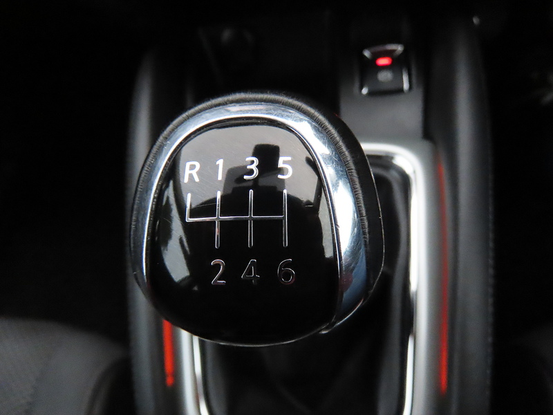 Nissan Qashqai 1.5 dCi N-Connecta SUV 5dr Diesel Manual 2WD Euro 6 (s/s) (110 ps) - U4744