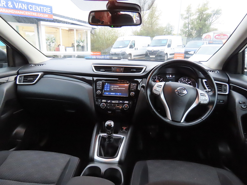 Nissan Qashqai 1.5 dCi N-Connecta SUV 5dr Diesel Manual 2WD Euro 6 (s/s) (110 ps) - U4744