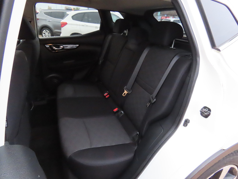 Nissan Qashqai 1.5 dCi N-Connecta SUV 5dr Diesel Manual 2WD Euro 6 (s/s) (110 ps) - U4744