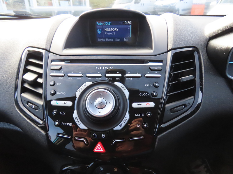 Ford Fiesta 1.5 TDCi Titanium Hatchback 5dr Diesel Manual Euro 5 (75 ps) - U4748