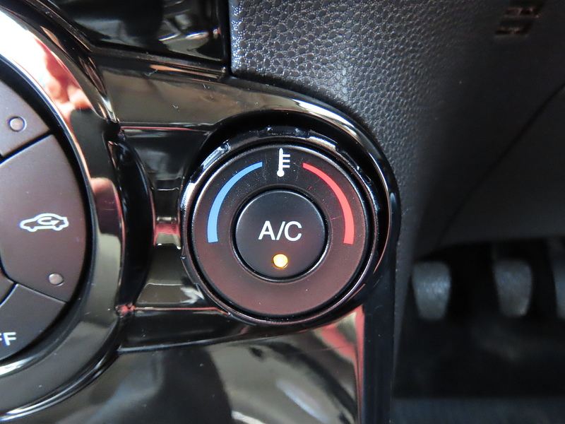 Ford Fiesta 1.5 TDCi Titanium Hatchback 5dr Diesel Manual Euro 5 (75 ps) - U4748